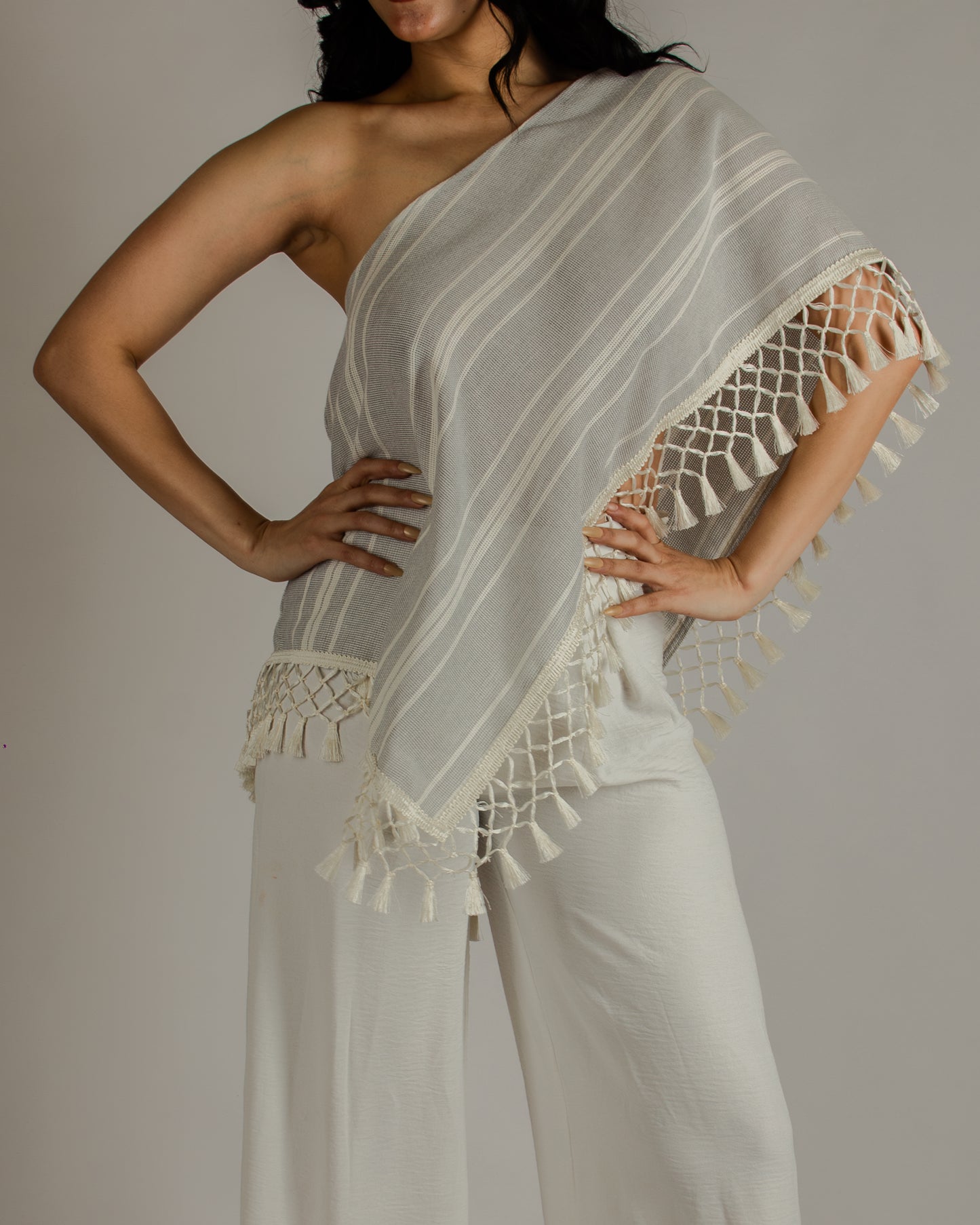 Ayla poncho