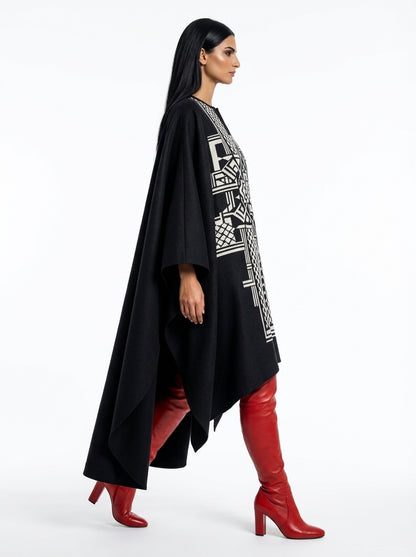 Qalb Al-Rumooz Poncho